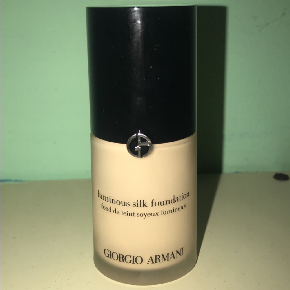 Giorgio Armani Luminous Silk Foundation